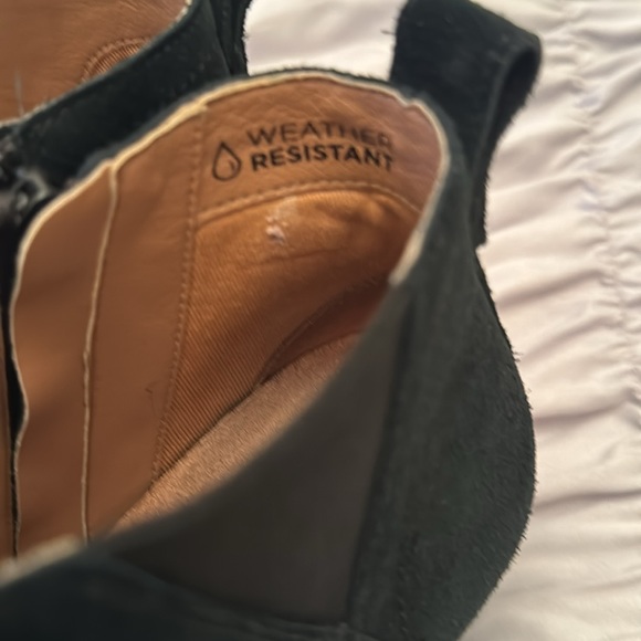 Like new Vionic - Picture 2 of 5